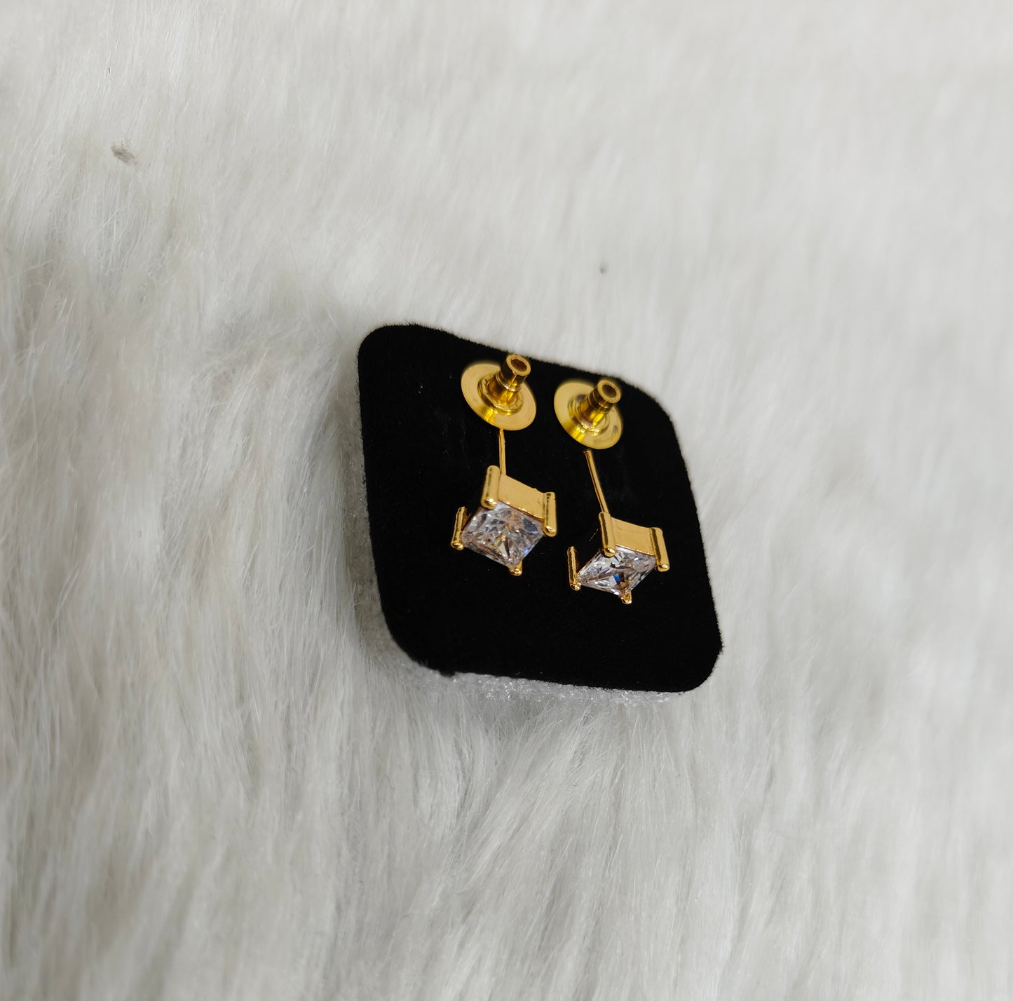 Shakshi Golden Earrings